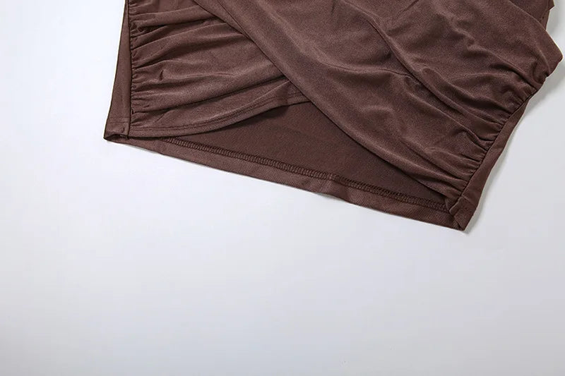 שמלת מיני צווארון גולף בד מבריק בעיצוב קרוס כיווצים - OR