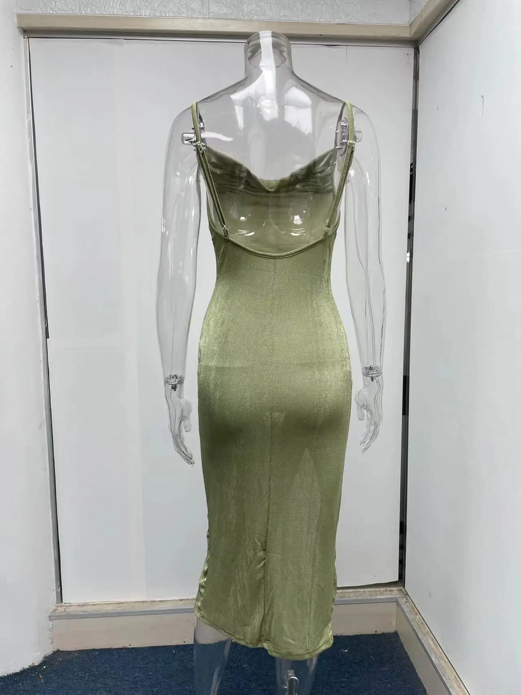 שמלת מידי קיצית סרוגה בעיטור שסע - סמייל