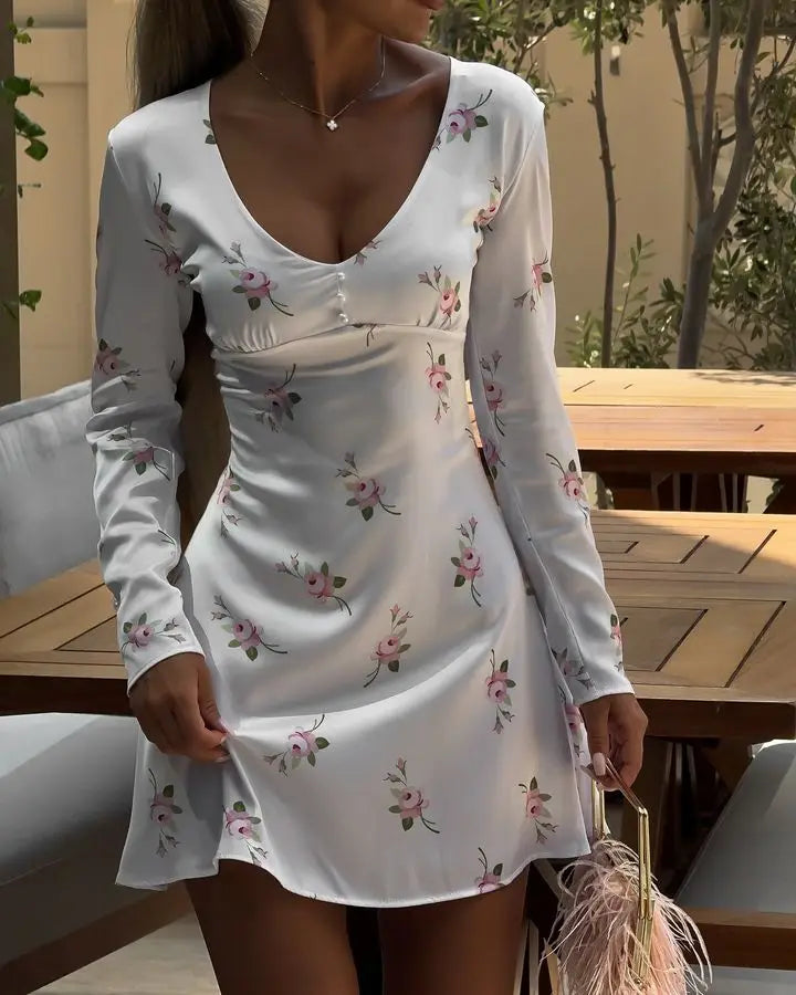 שמלת מיני סאטן בגזרת A בעיטור איורי פרחים - Ariya