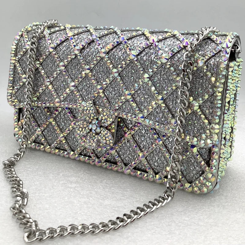 Sequin bag with diamond pattern and flower decoration