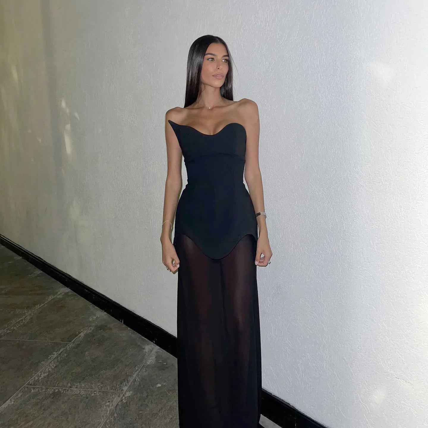 שמלת מקסי סטרפלס בעיצוב שיפון - Genesis