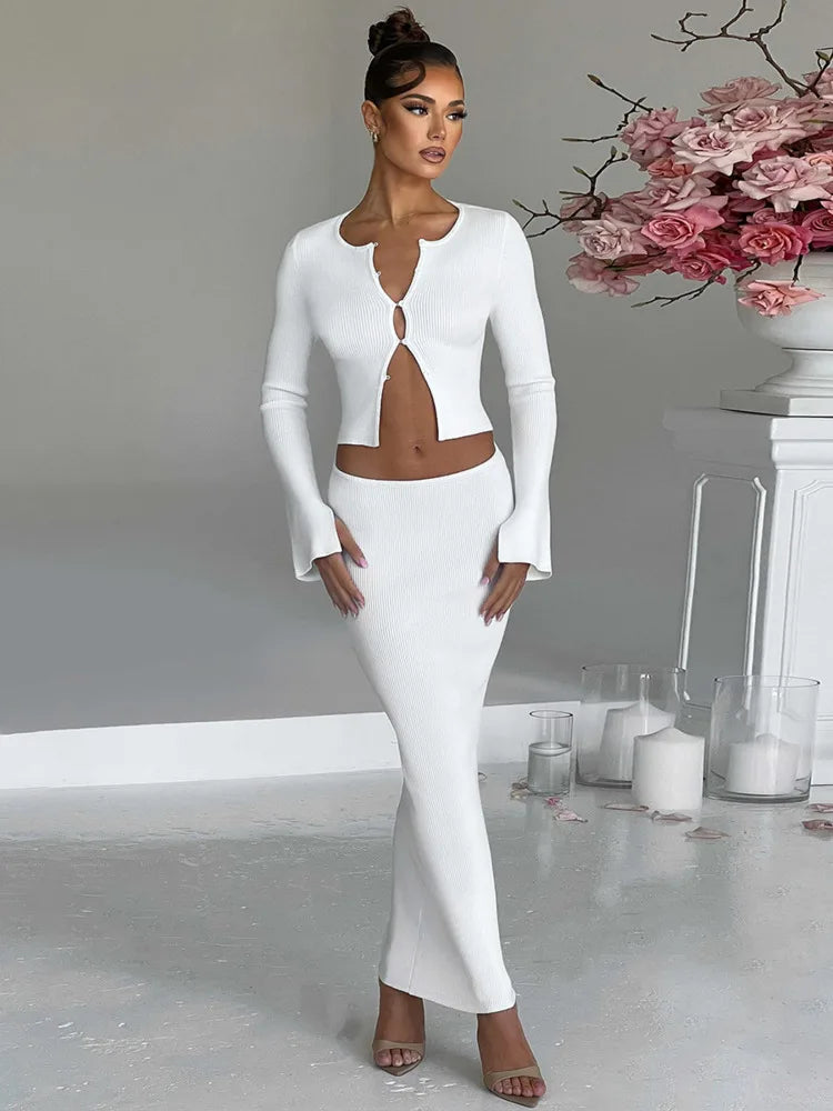 סט סרוג שני חלקים חולצה בסגירת כפתורים וחצאית מקסי צמודה - MARIEL