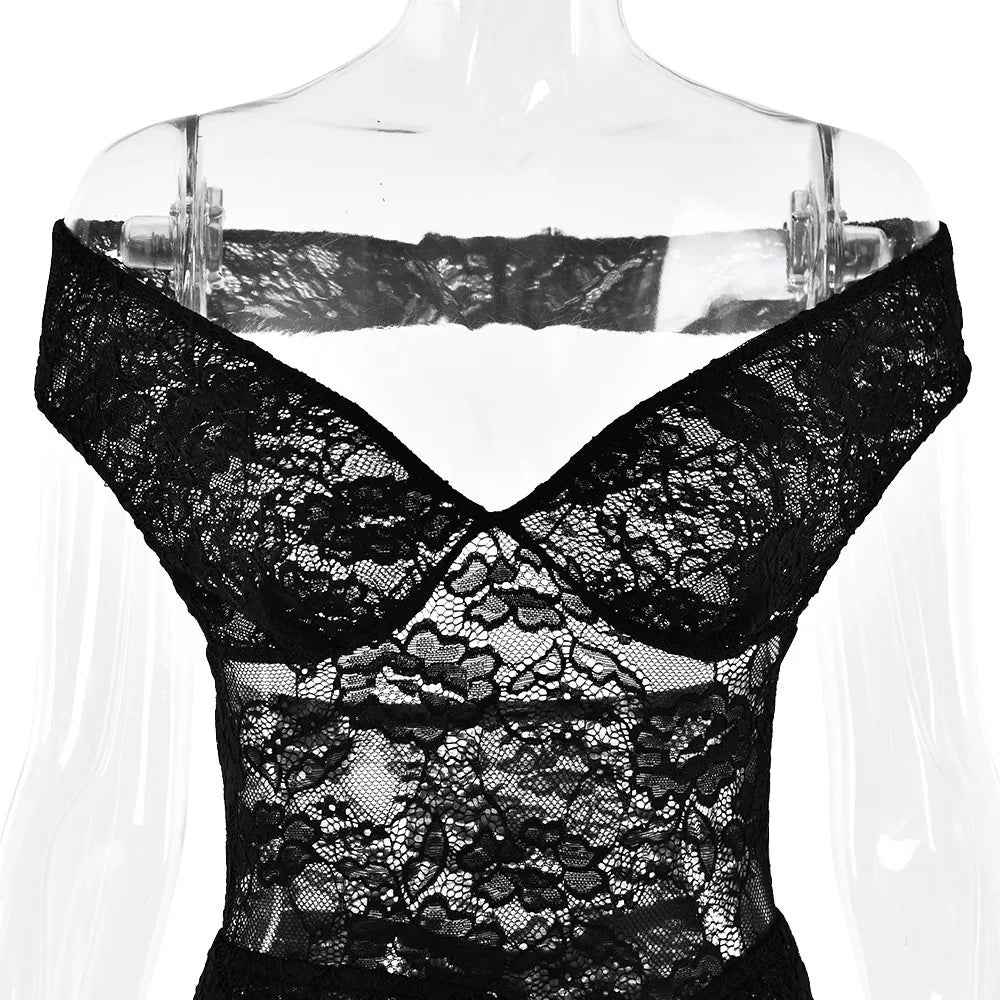 שמלת מקסי תחרה כתפיים חשופות בעיצוב שסע - אמיליאנה