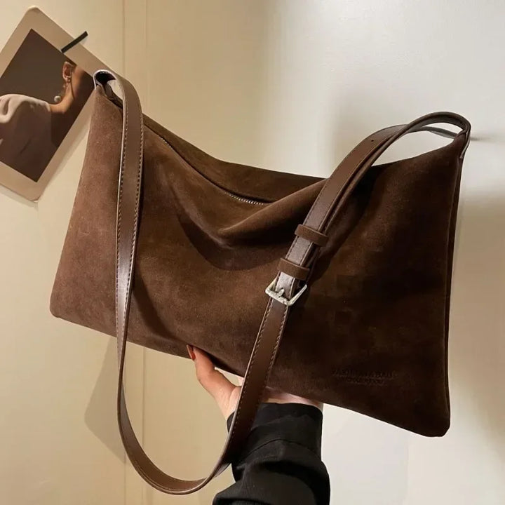 Suede bag with classic design