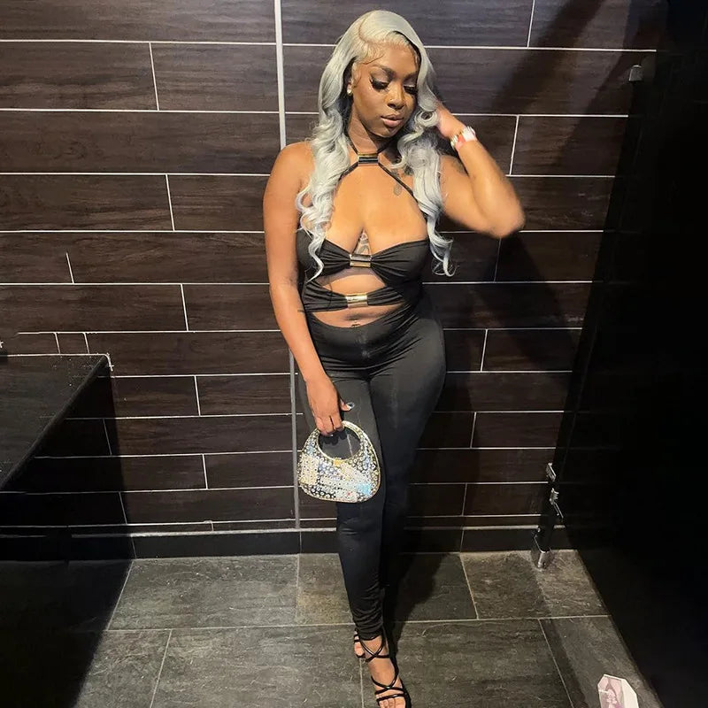 אוברול צמוד בד מחטב בעיצוב פתחים בעיטור אבזמים קשירה בצוואר - Sage