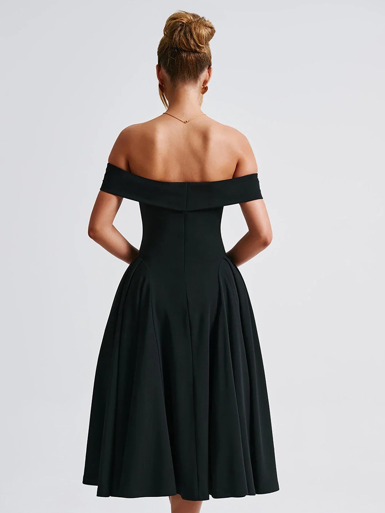 שמלת מידי בגזרת A כתפיים חשופות - רונאל