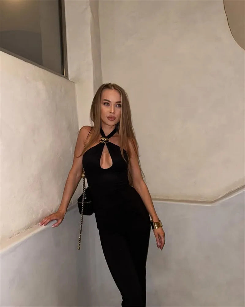 טופ קולר בעיצוב מחשוף וגב פתוח בעיטור אבזם - פרינס