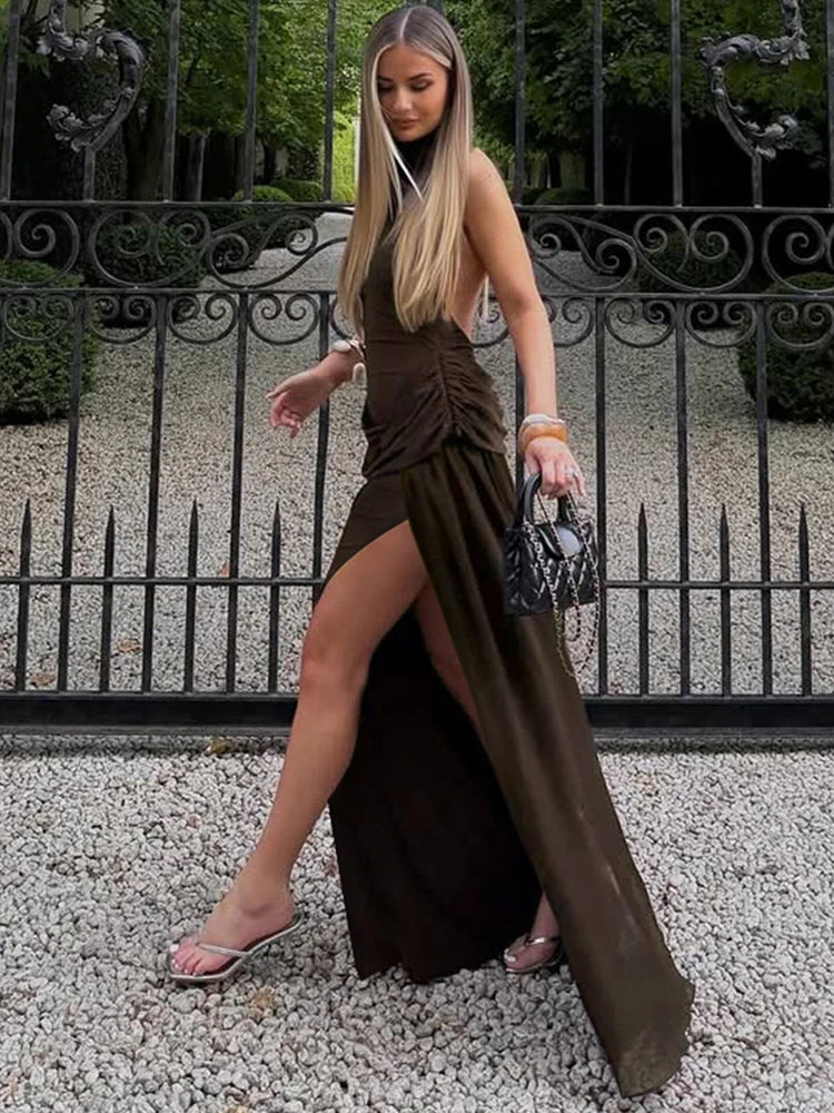 Open-back collar maxi dress with pleats and slit design - Bianca