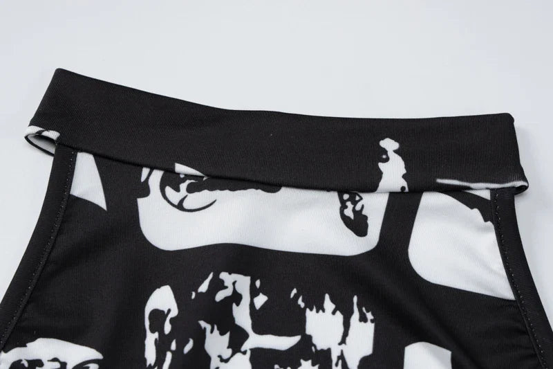 שמלת מיני קולר בעיצוב הדפס מונוכרום - Tessa