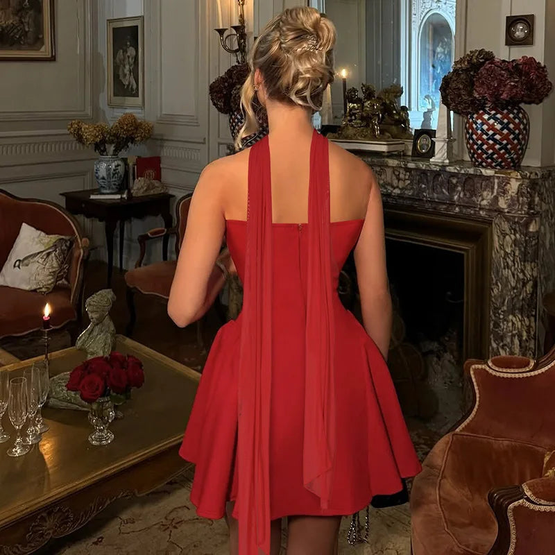 שמלת מיני סטרפלס בגזרת A בעיטור צעיף תואם - Amelie