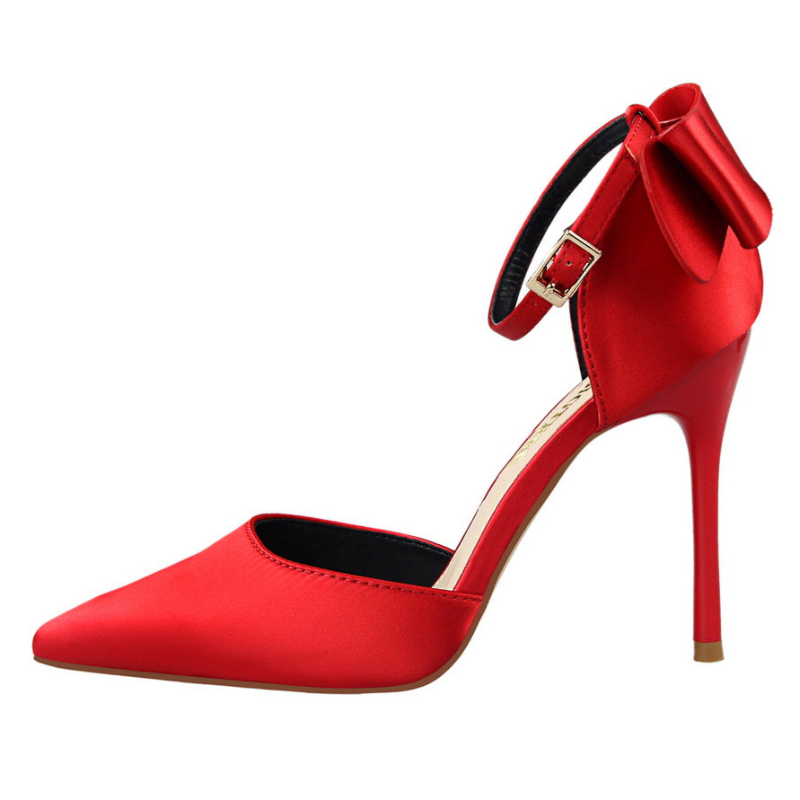 נעלי עקב שפיץ בד משי בעיטור פפיון - BIANCA