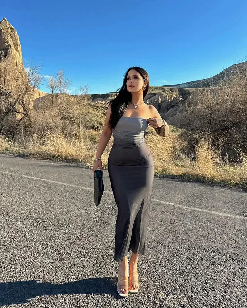 שמלת מקסי סטרפלס כיווצים בעיצוב אומברה - פרפל