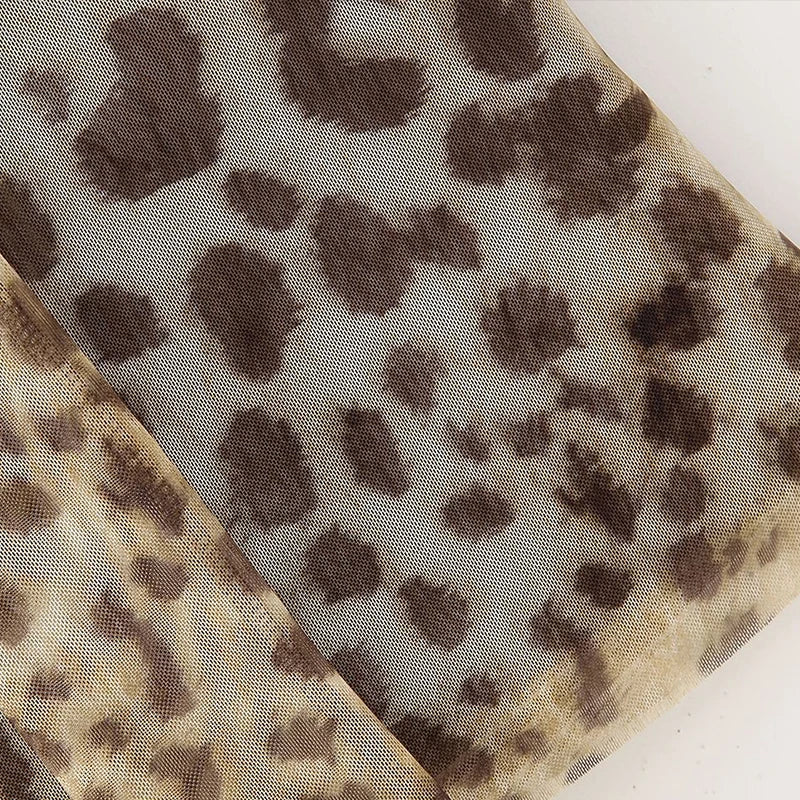 סט שיפון שני חלקים טופ סטרפלס וחצאית מידי בעיטור צעיף תואם - לירי