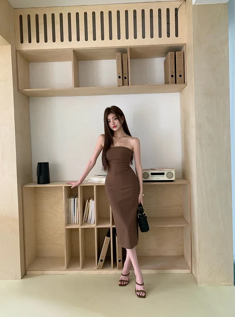 שמלת מידי סטרפלס אלגנטית בעיטור שסע - קורל