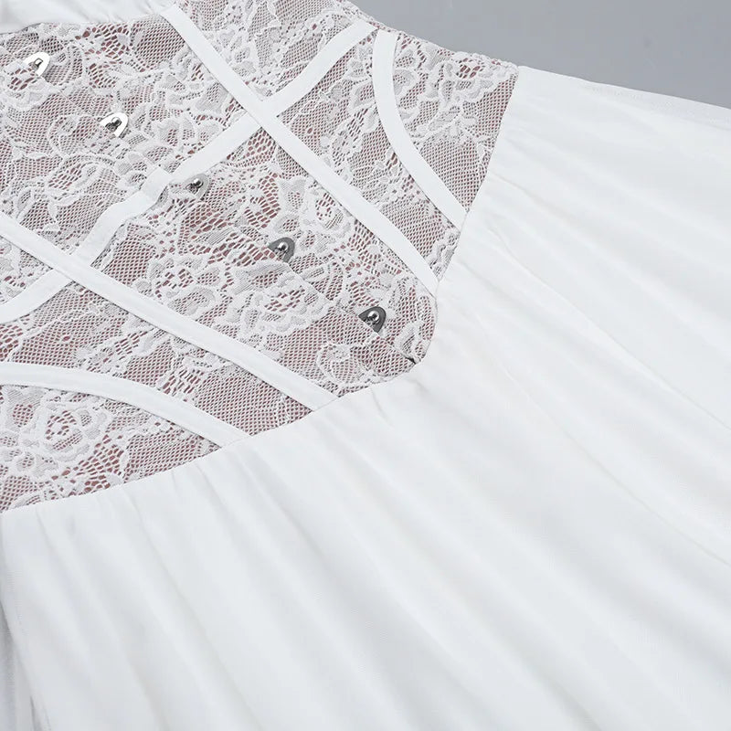 שמלת מיני בלון כתפיים חשופות בעיטור תחרה - פאדג'