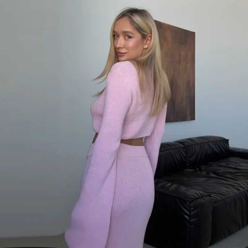 סט שני חלקים סרוג חצאית מקסי וחולצת קשירות - ימית