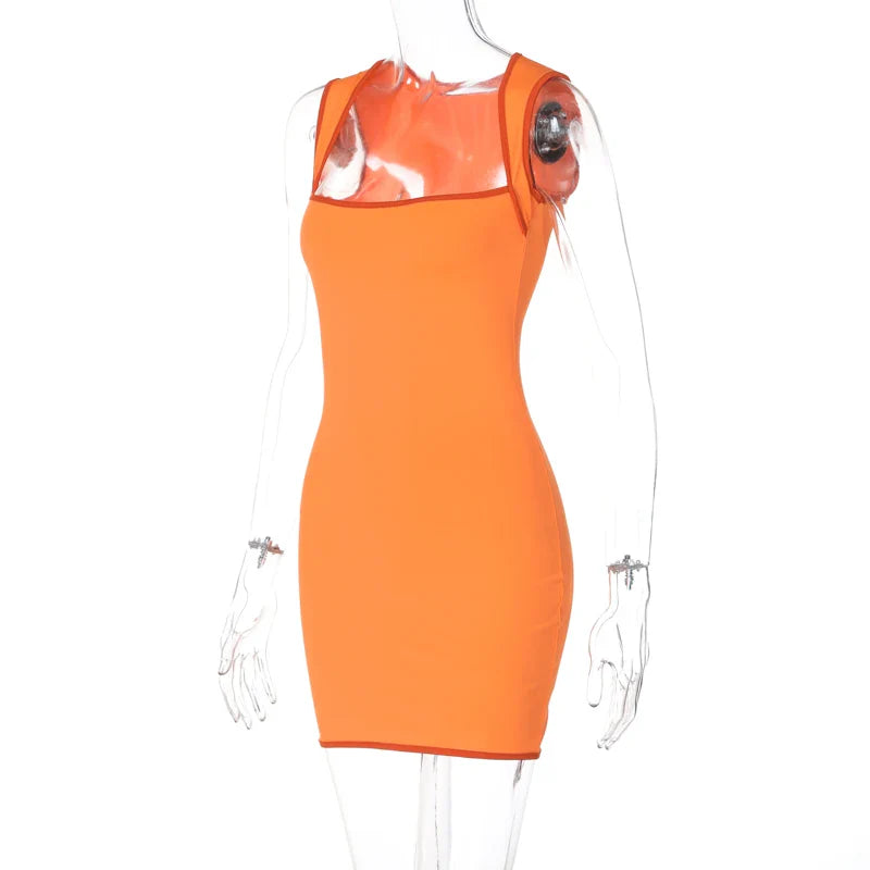 שמלת מיני צמודה - בריק