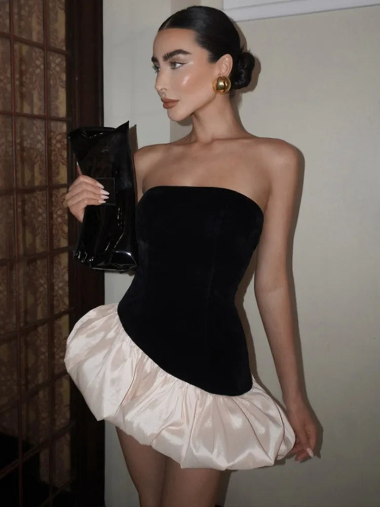 שמלת מיני סטרפלס בעיצוב בלון אסימטרי חלק עליון קטיפה חלק תחתון סאטן - דואה