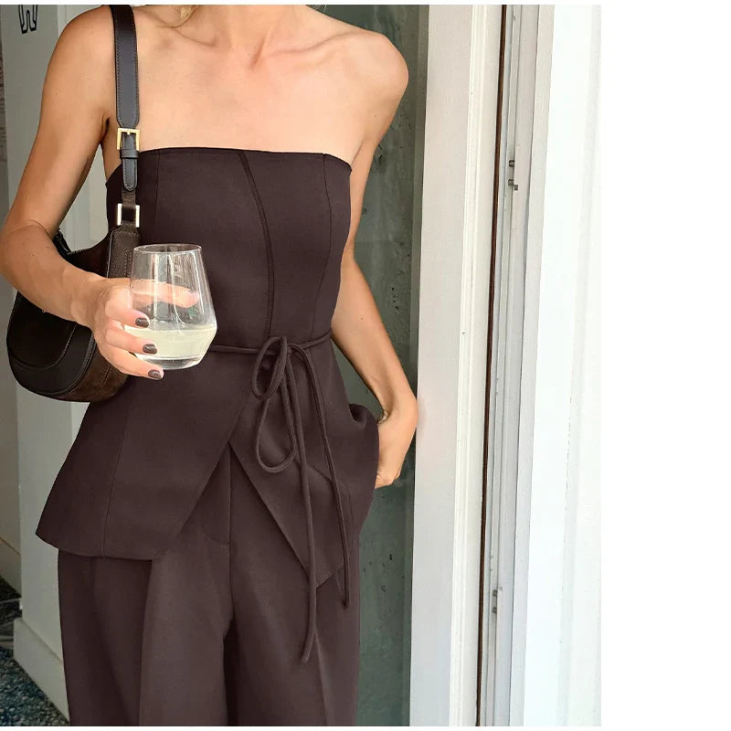 חליפת שני חלקים מחויטת טופ סטרפלס ומכנסיים ארוכים - מונה