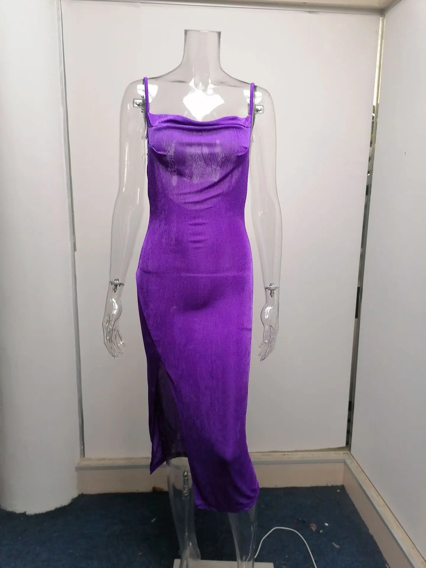 שמלת מידי קיצית סרוגה בעיטור שסע - סמייל