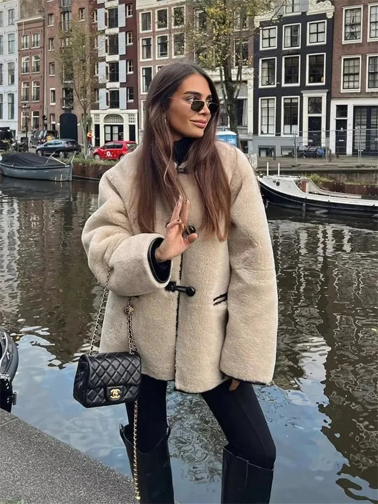 מעיל צמר פרווה סגירת כפתורים בעיצוב וינטג' - יאן