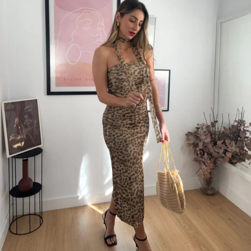 סט שיפון שני חלקים טופ סטרפלס וחצאית מידי בעיטור צעיף תואם - לירי