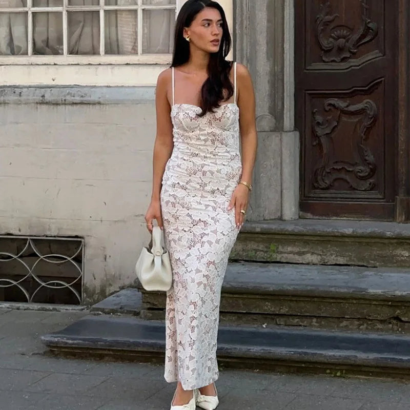 שמלת מקסי תחרה בעיטור רקמת פרחים - אמאדה