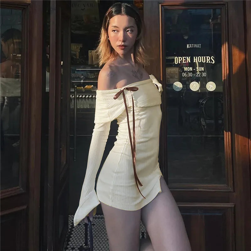 שמלת מיני סרוגה כתפיים חשופות בעיטור סרטי פפיון - יאנגה