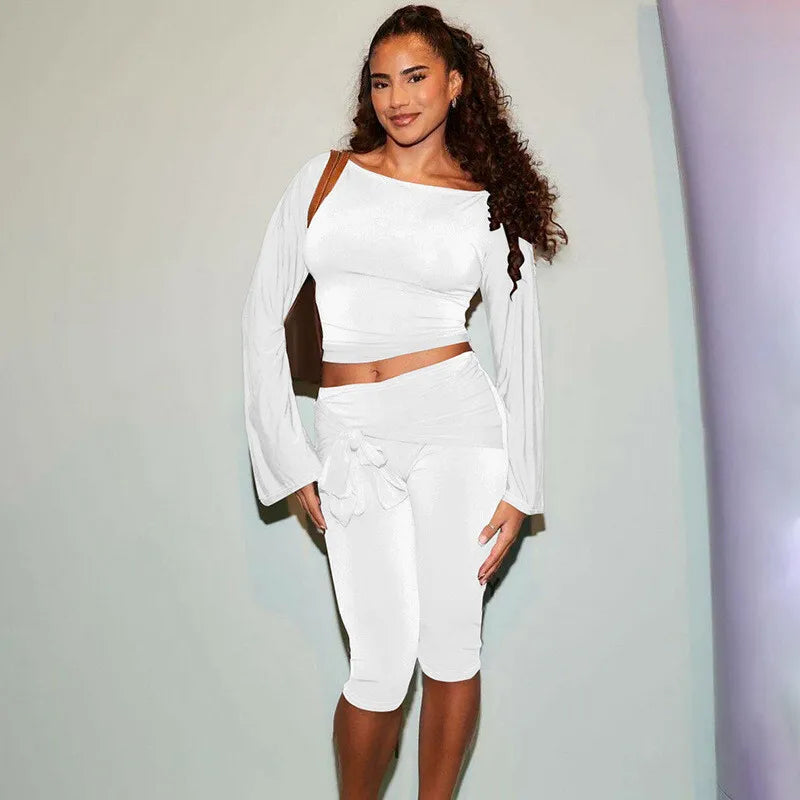 חליפת שני חלקים טייץ שלושת רבעי בעיצוב קשירה וחולצת שרוולי פעמון - קנדי