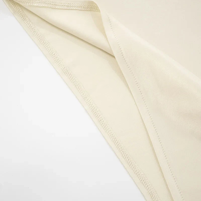 שמלת מיני סאטן מחשוף V בעיטור צעיף תואם - קרינה