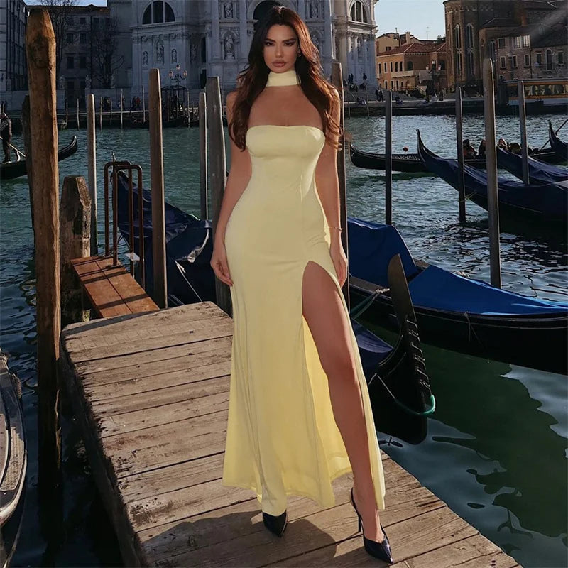 שמלת מקסי סטרפלס אלגנטית בעיצוב שסע בעיטור צעיף תואם - לוס