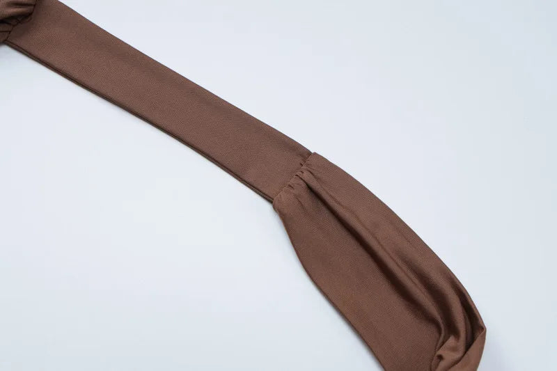 שמלת מיני מחשוף עמוק נופל בעיצוב אסימטרי - קורל