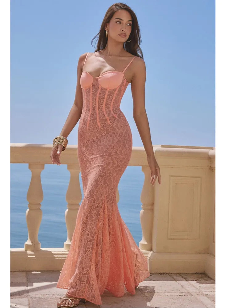 שמלת מקסי תחרה בגזרת בת ים בעיצוב מחוך - Jazlyn