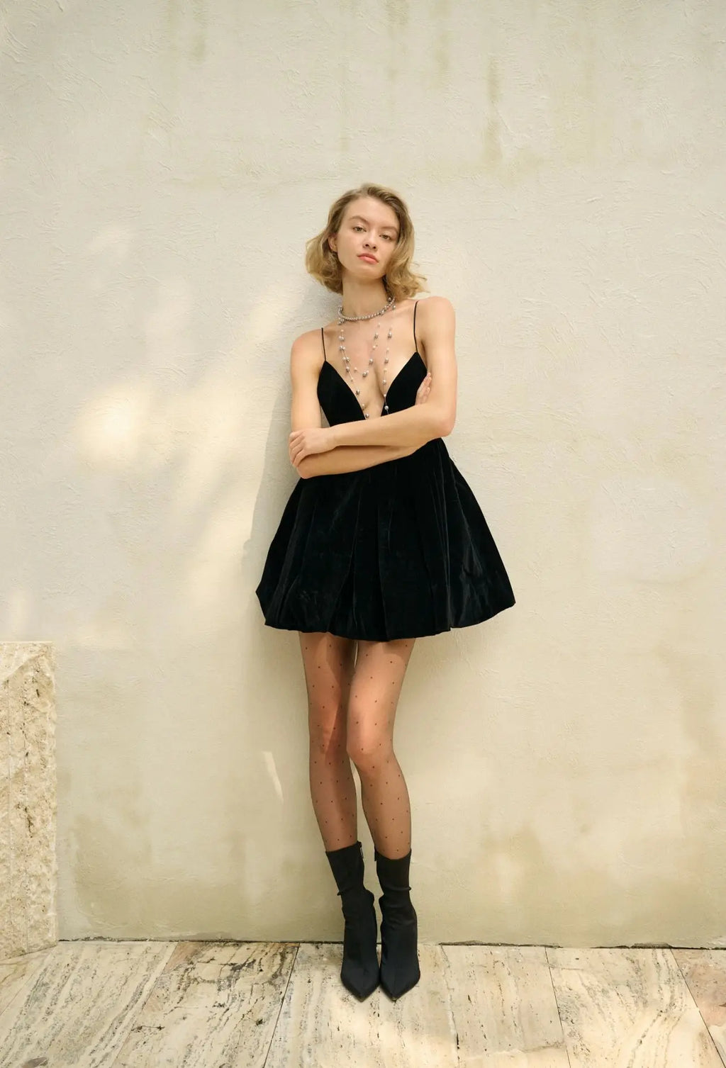 שמלת מיני בלון בד קטיפה גב פתוח - Myla