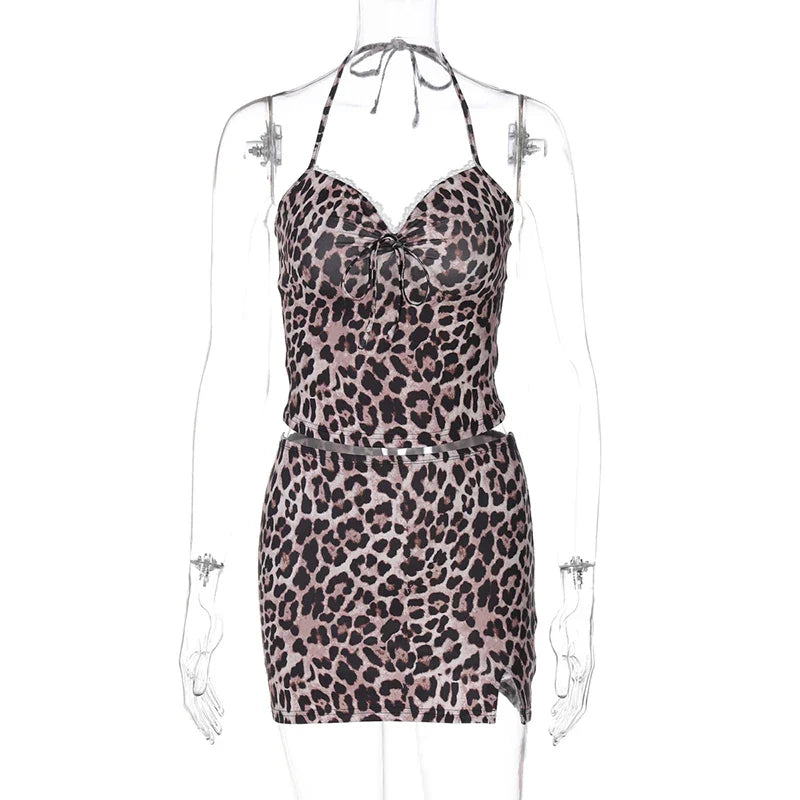 סט שני חלקים מנומר חצאית מיני וטופ קשירה בצוואר בעיטור תחרה - NALA