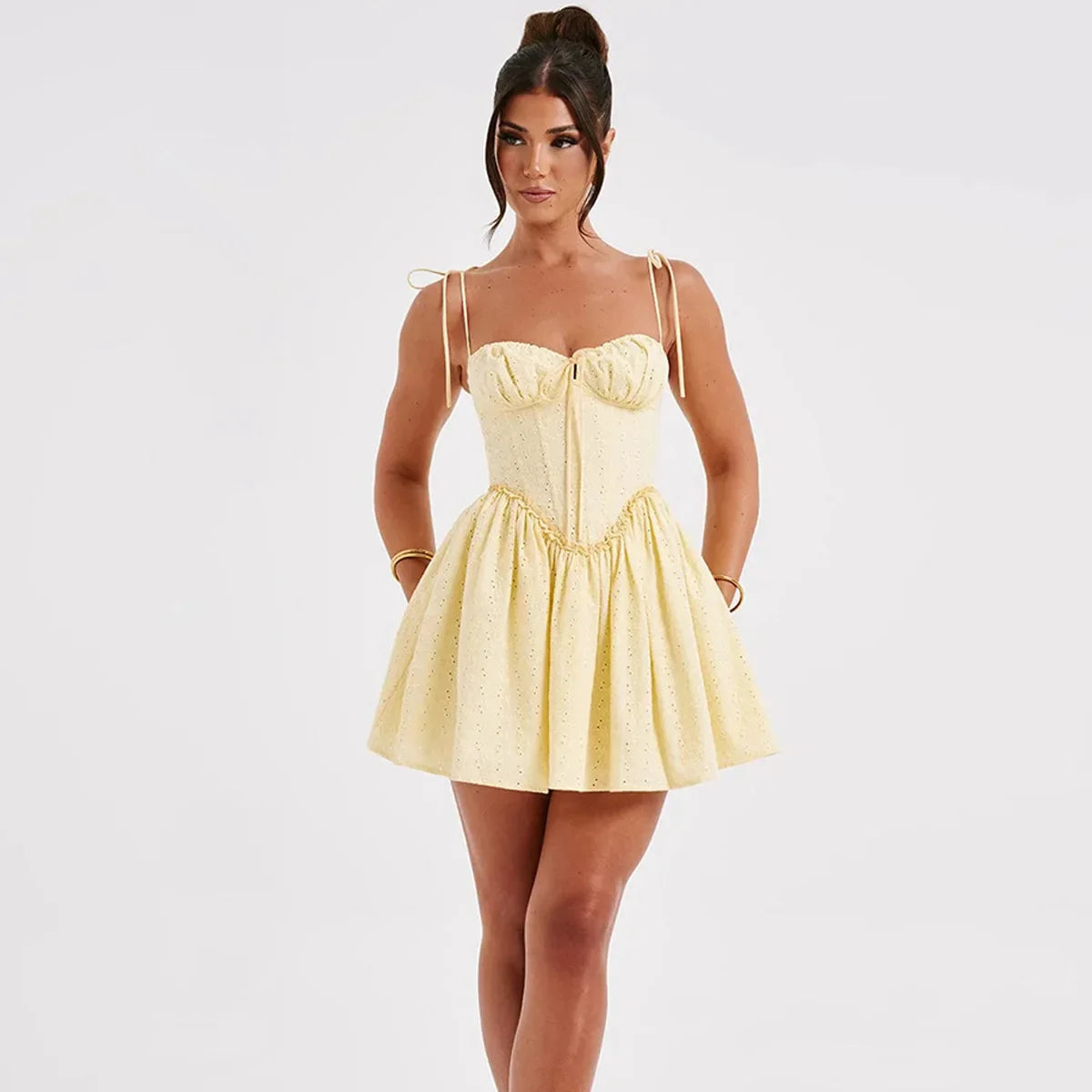 שמלת מיני בגזרת A בעיטור רקמה קשירה בכתפיות - GAYA