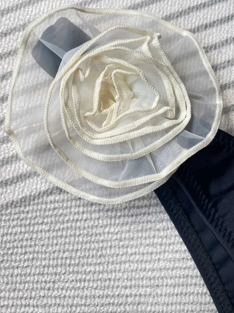 בגד ים ביקיני חזיית סטרפלס בעיטור אפליקציות פרחים - פלורה