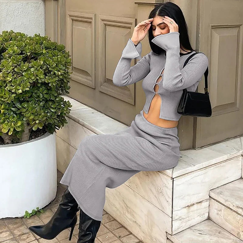 סט סרוג שני חלקים חולצה בסגירת כפתורים וחצאית מקסי צמודה - MARIEL