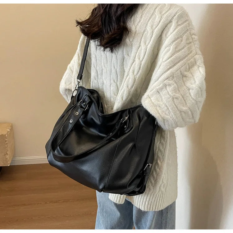 Retro design faux leather bag