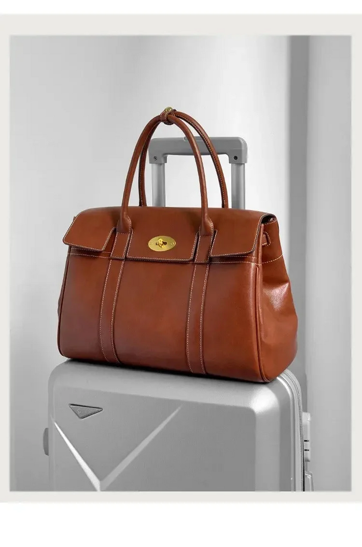 Leather bag with luxury design