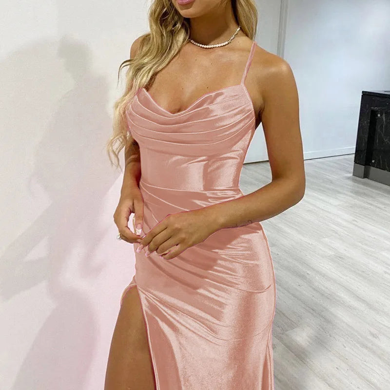 שמלת מקסי סאטן בגזרת A בעיצוב קיפולים ושסע עמוק - אנסטסיה