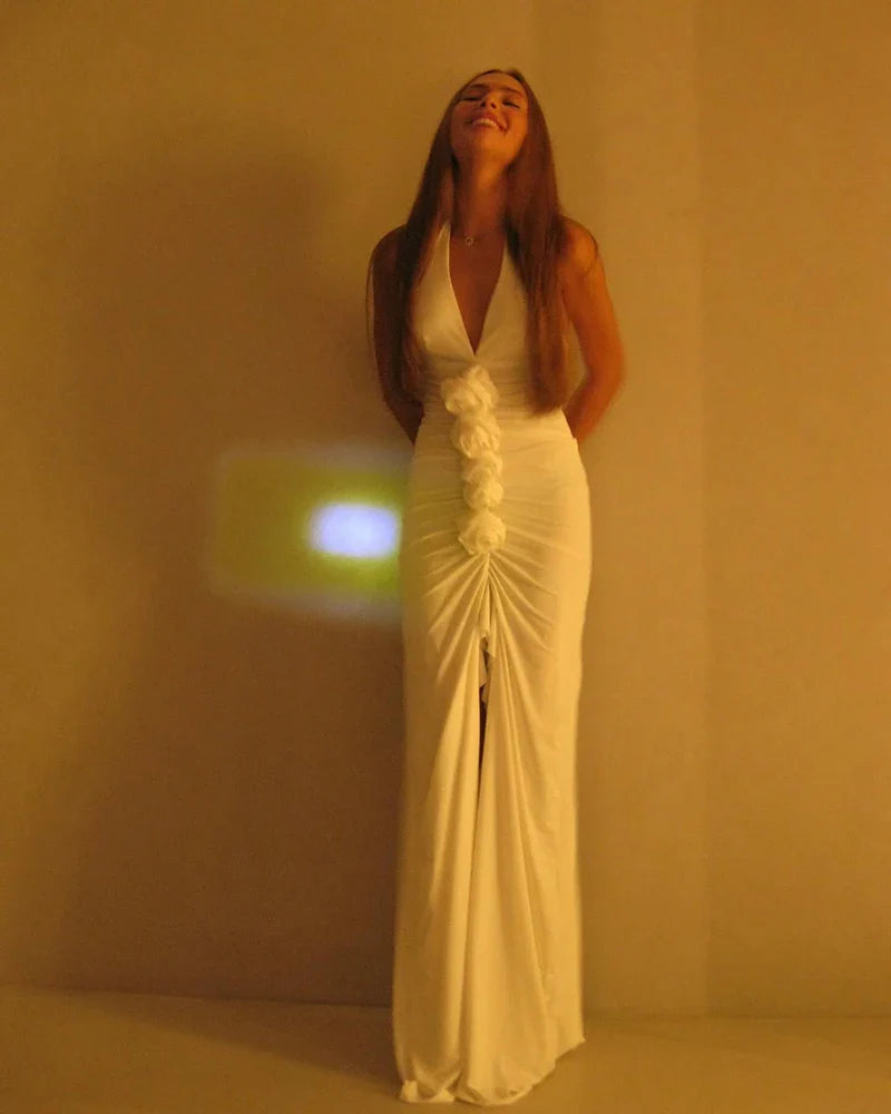 שמלת מקסי כיווצים בעיטור אפליקציות פרחים בעיצוב שסע קדמי - Monroe