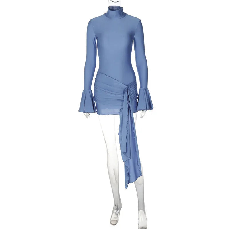 שמלת מיני צווארון גולף שרוולי פעמון בעיטור שובל - ג'נה