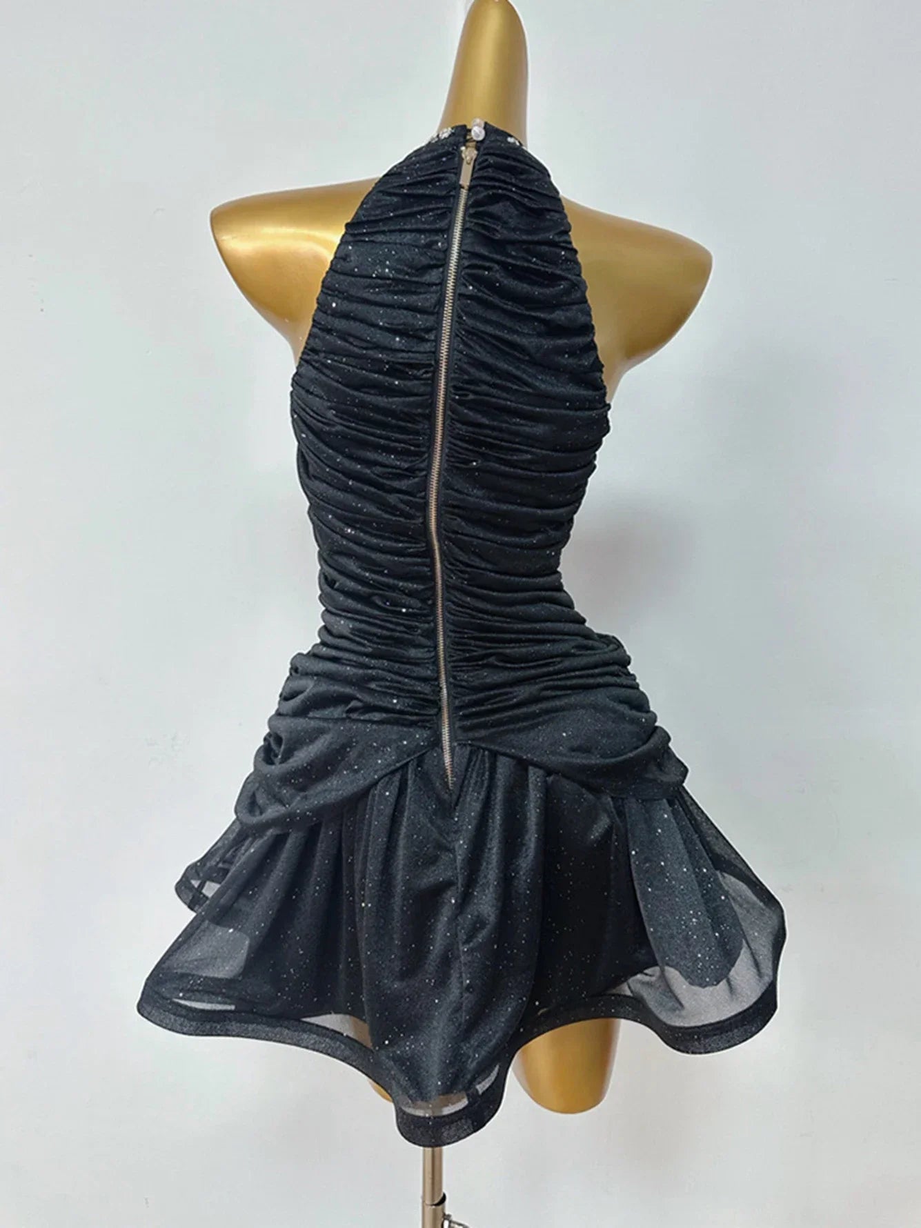 שמלת מיני שיפון קיפולים מלמלה בעיטור יהלומים ונצנצים - יאבה