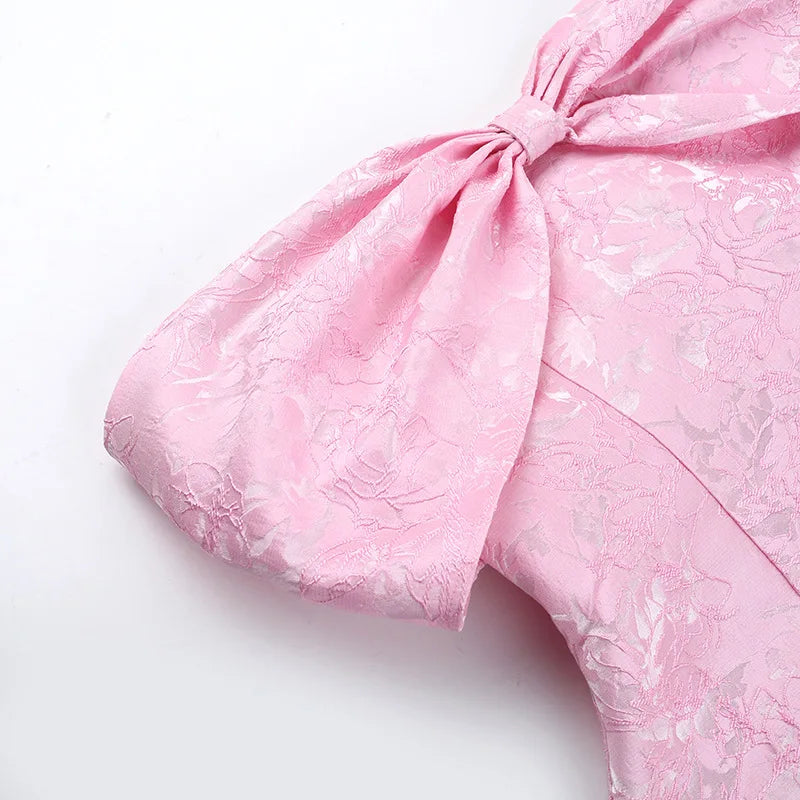 שמלת מיני בגזרת A בעיצוב פפיון בעיטור רקמת איורי פרחים - Lenora