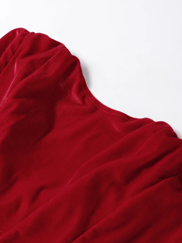 שמלת מקסי סטרפלס קטיפה בעיצוב מחוך קשירה בגב להצמדה במותן בעיטור שסע - London