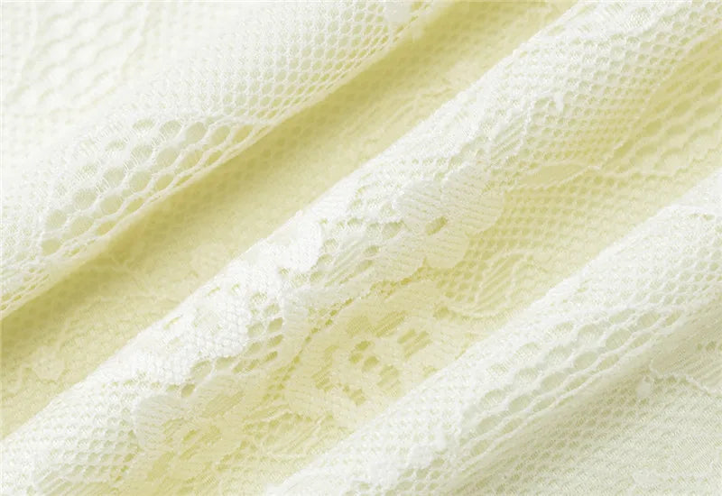 שמלת מיני צמודה בעיטור תחרה איורי רקמת פרחים ושסע קטן - ניל