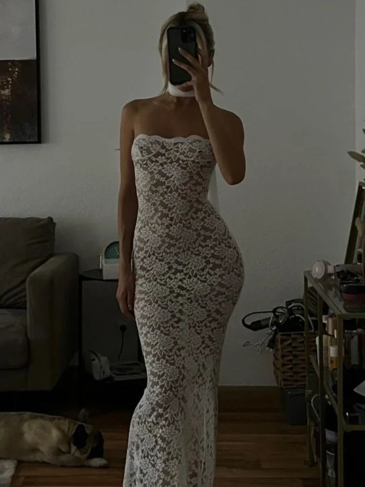 שמלת מקסי סטרפלס תחרה בעיטור צעיף תואם - MOON