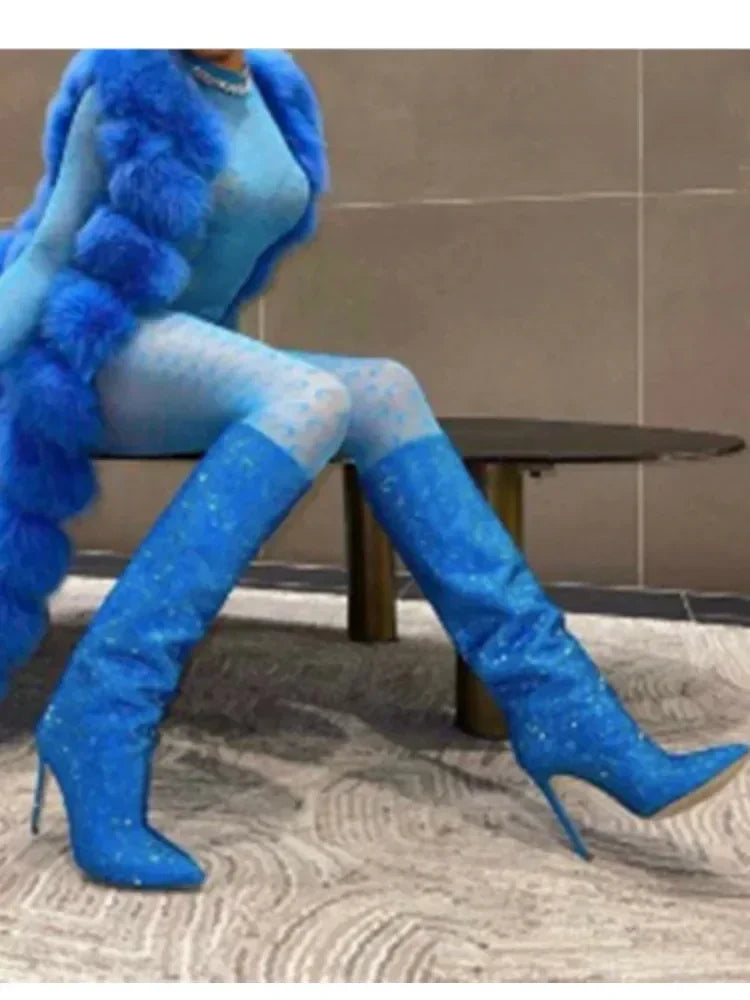 מגפי עקב שפיץ גבוהים בעיצוב זרקונים מנצנצים - Josie