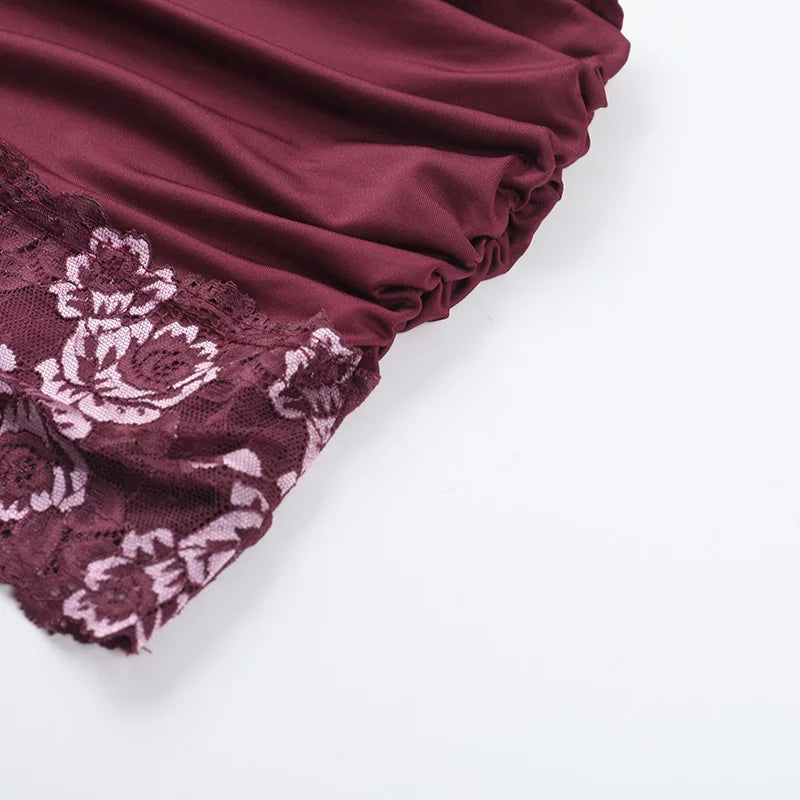 שמלת מיני צמודה בעיטור פתחים ותחרה - מיקה